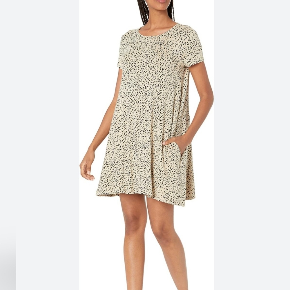 Volcom Cream and Black Mini Dress